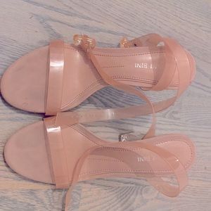 Tan Gianni binni heels